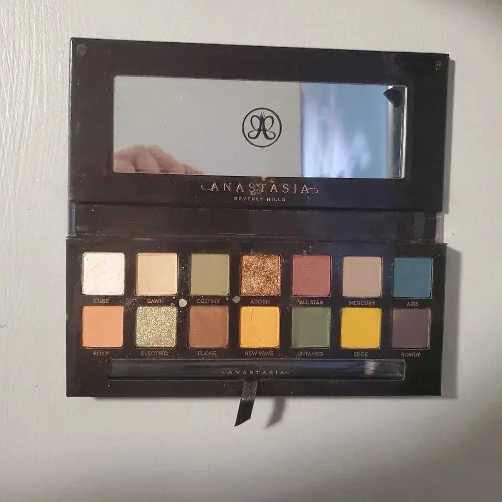 Anastasia Beverly Hills Subculture 14 color Eyeshadow Palette